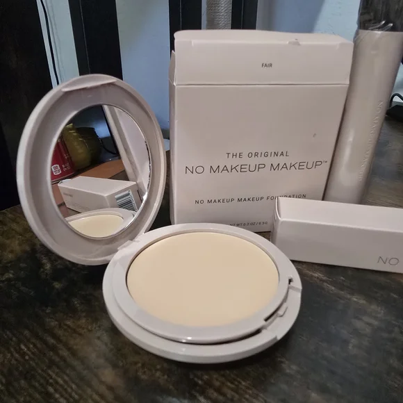 No Makeup Makeup Foundation& Brush Duo